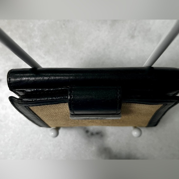 🥳FLASH SALE! Gucci Compact Bi-Fold Wallet in Beige Canvas and Black Leather - Picture 2 of 10